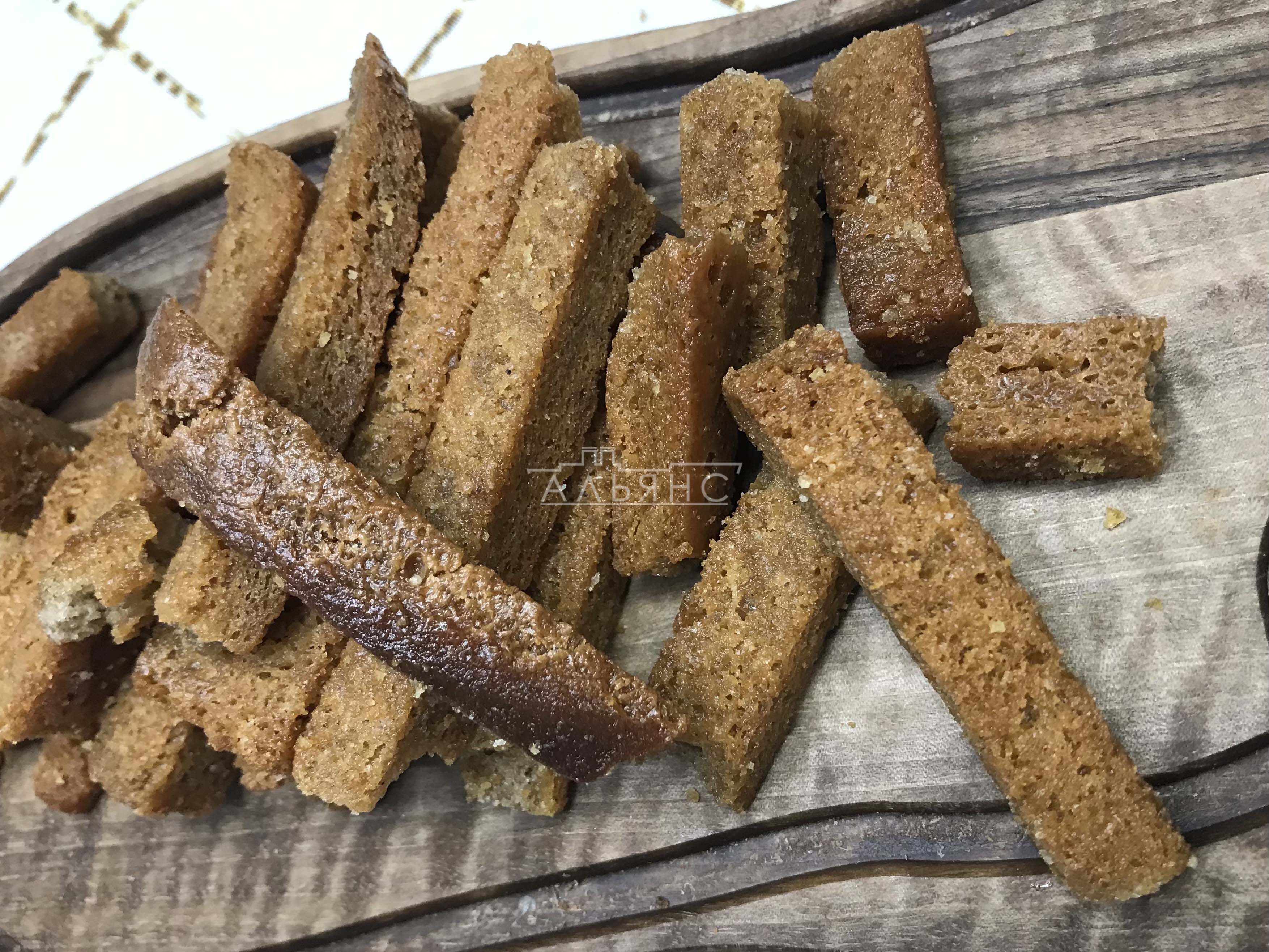 Деревенские гренки с чесноком в Саратове