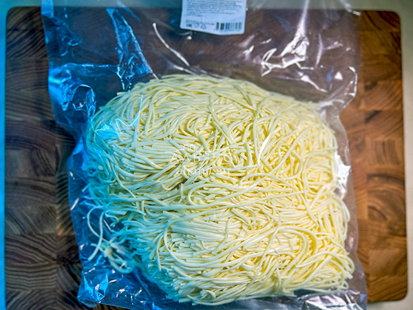 Сырный продукт ФЕРМЕРСКИЙ паутинка белая в Саратове
