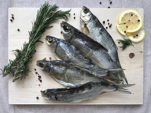 Кета (паутинка): Вобла вяленая астраханская крупная