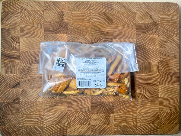 Сыр 150 гр ГОРНЫЙ СЫРОВАР (Ассорти копчёный с укропом и чесноком) в Саратове