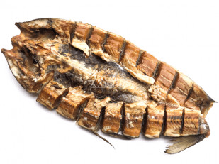 Уклейка вяленая: Сом (бабочка) холодного копчения